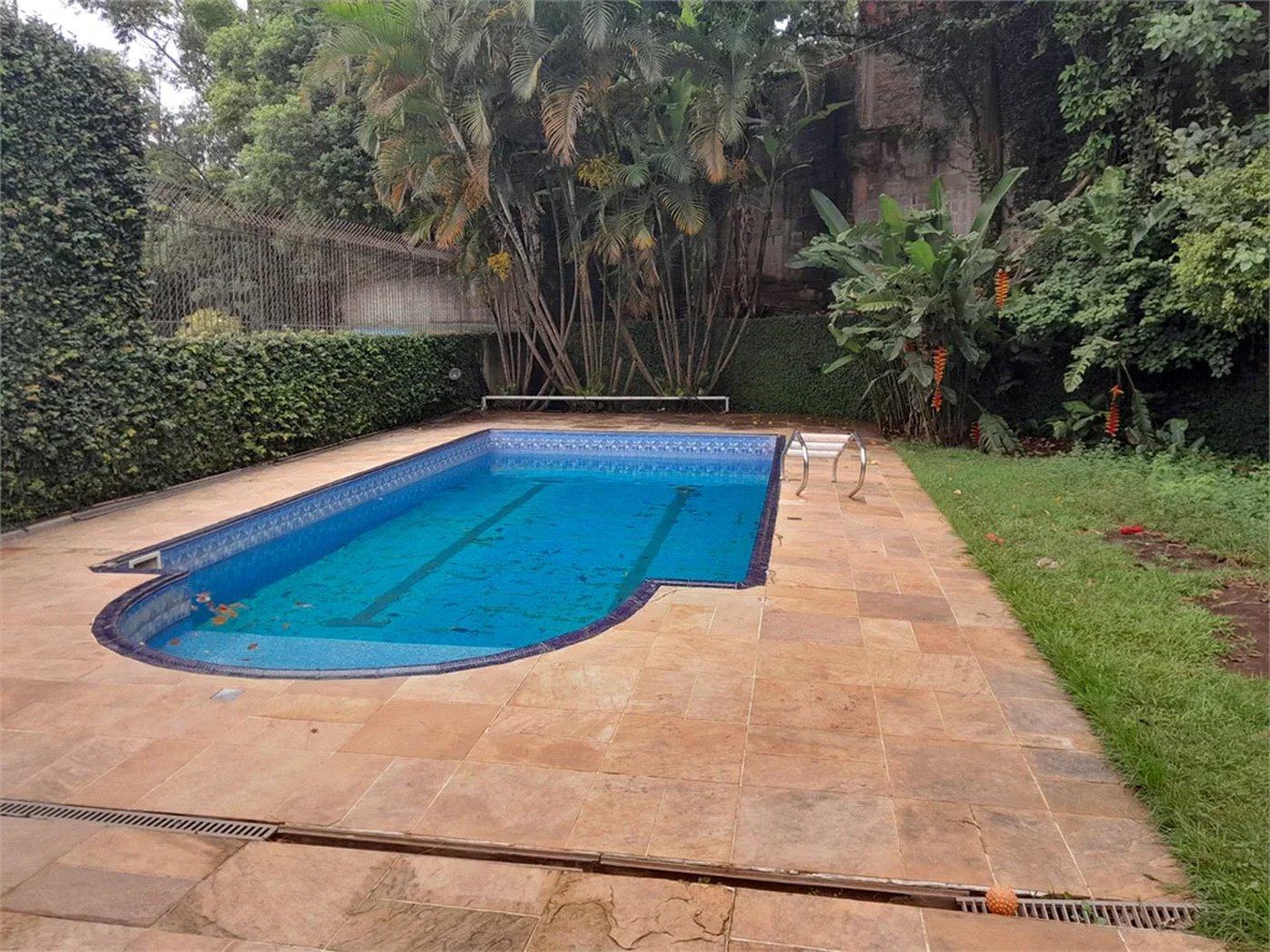 Sobrado à venda com 6 quartos, sendo 3 suítes,  em Rolinópolis, São Paulo, SP
