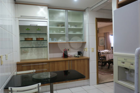 Apartamento à venda com 3 suítes em Vila Suzana, São Paulo, SP