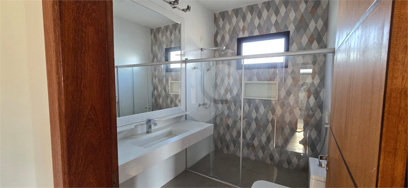 Casa à venda com 3 suítes em Jardim Nova América, Louveira, SP