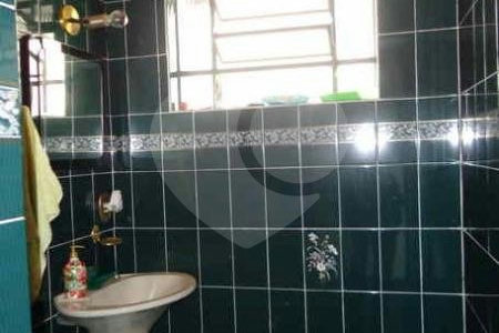 Casa à venda com 3 quartos, sendo 1 suíte,  em Jardim Londrina, São Paulo, SP