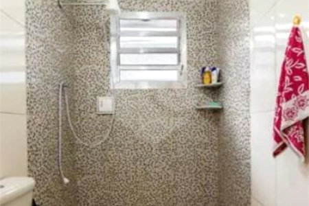 Sobrado à venda com 4 quartos, sendo 1 suíte,  em Vila Dalila, São Paulo, SP
