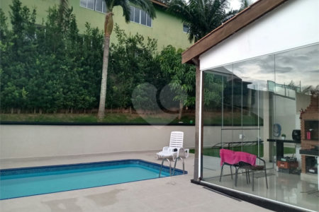 Casa à venda com 3 quartos, sendo 2 suítes,  no condomínio Vale do Sol, Bom Jesus dos Perdões - SP