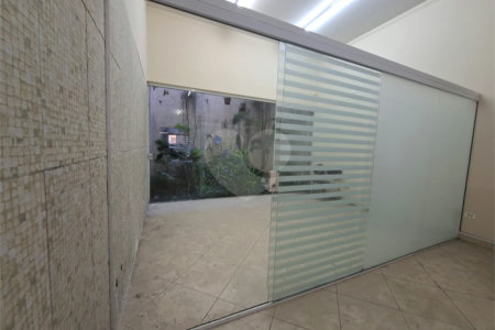 Sobrado à venda em Vila Nogueira, Diadema, SP