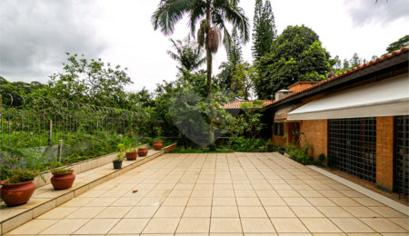Casa à venda com 4 quartos, sendo 1 suíte,  em Jardim Marajoara, São Paulo, SP