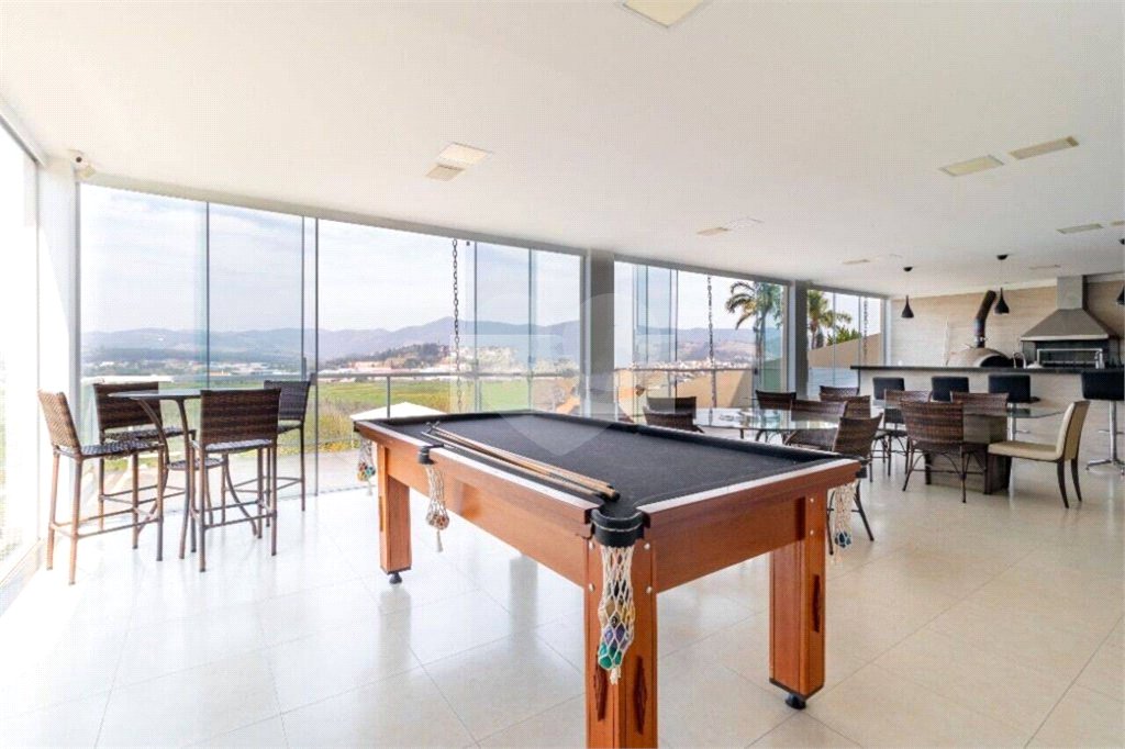 Casa à venda com 3 quartos, sendo 1 suíte, no condomínio Vale do Sol, Bom Jesus dos Perdões - SP