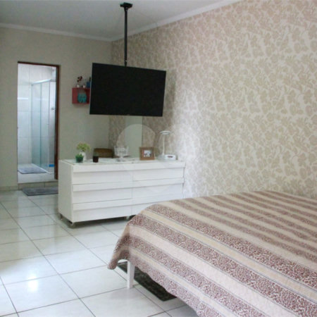 Sobrado à venda com 5 quartos, sendo 1 suíte,  em Jaguaré, São Paulo, SP