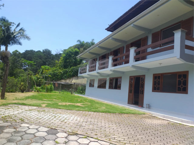 Casa de Vila à venda com 4 suítes em Guarapiranga, São Paulo, SP