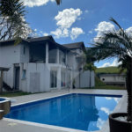 Casa à venda com 4 suítes no condomínio Jardim das Palmeiras, Bragança Paulista - SP