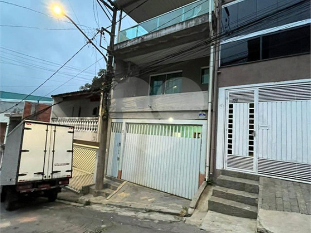Sobrado à venda com 3 quartos, sendo 1 suíte,  em Tremembé, São Paulo, SP