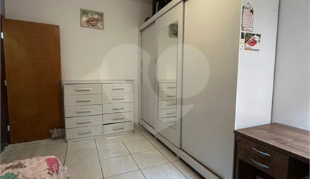 Sobrado à venda com 3 quartos, sendo 1 suíte,  em Jardim Regina, Indaiatuba, SP