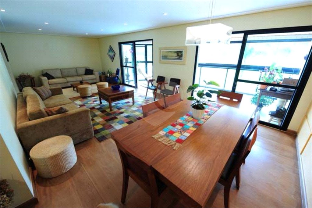 Apartamento à venda ou para alugar com 3 quartos, sendo 2 suítes, em Jardim Morumbi, São Paulo, SP