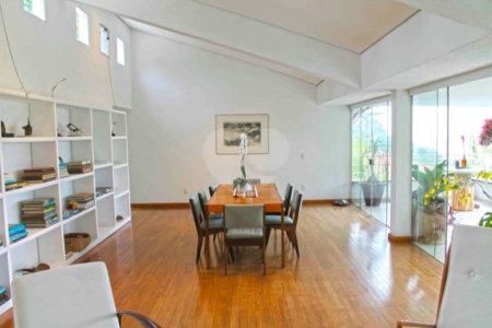 Casa à venda com 3 quartos, sendo 1 suíte, em Guarapiranga, São Paulo, SP