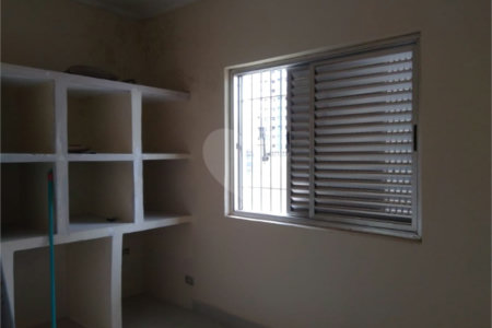 Casa Térrea à venda com 4 quartos, sendo 1 suíte, em Vila Rosália, Guarulhos, SP