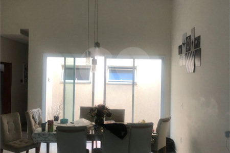 Casa à venda com 4 quartos, sendo 1 suíte, no condomínio Villagio Milano, Sorocaba - SP