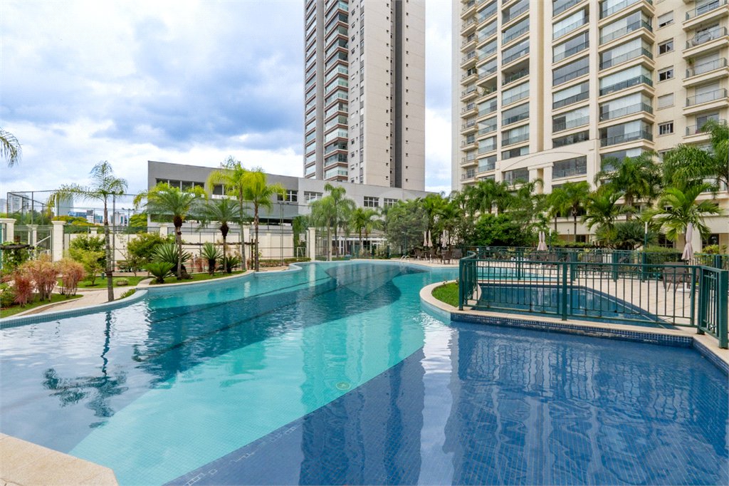 Apartamento à venda com 3 suítes em Brooklin, São Paulo, SP