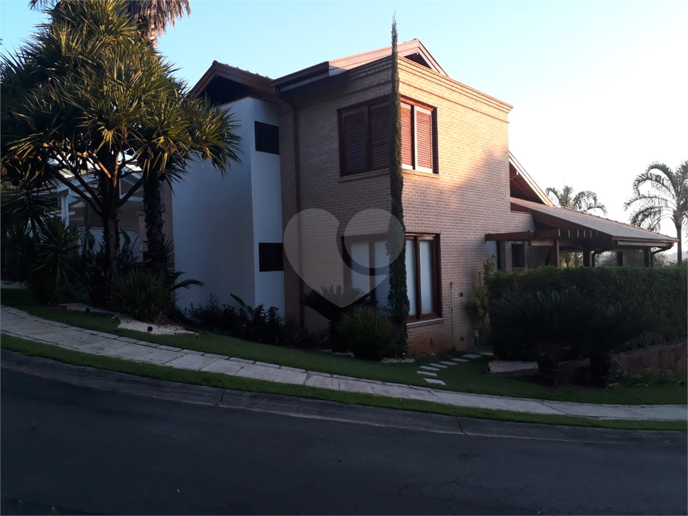Casa à venda com 4 suítes no condomínio Jardim Vila Paradiso, Indaiatuba - SP