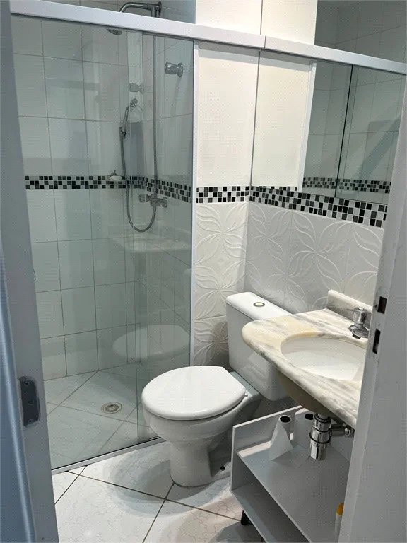 Casa à venda com 3 quartos, sendo 1 suíte, no condomínio New Village, Cotia - SP