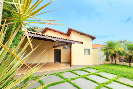 Casa à venda com 3 quartos, sendo 1 suíte, no condomínio Bouganville, Araraquara - SP