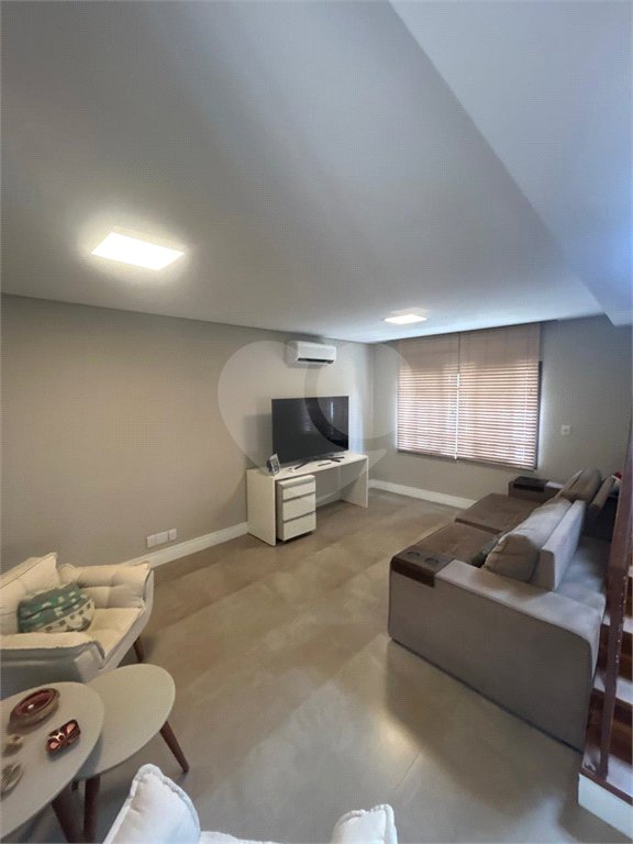 Casa à venda com 3 suítes no condomínio Braziliana, Valinhos - SP