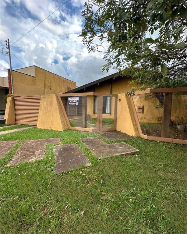 Casa à venda com 3 quartos, sendo 1 suíte, em Portal do Morumbi, Ponta Porã, MS