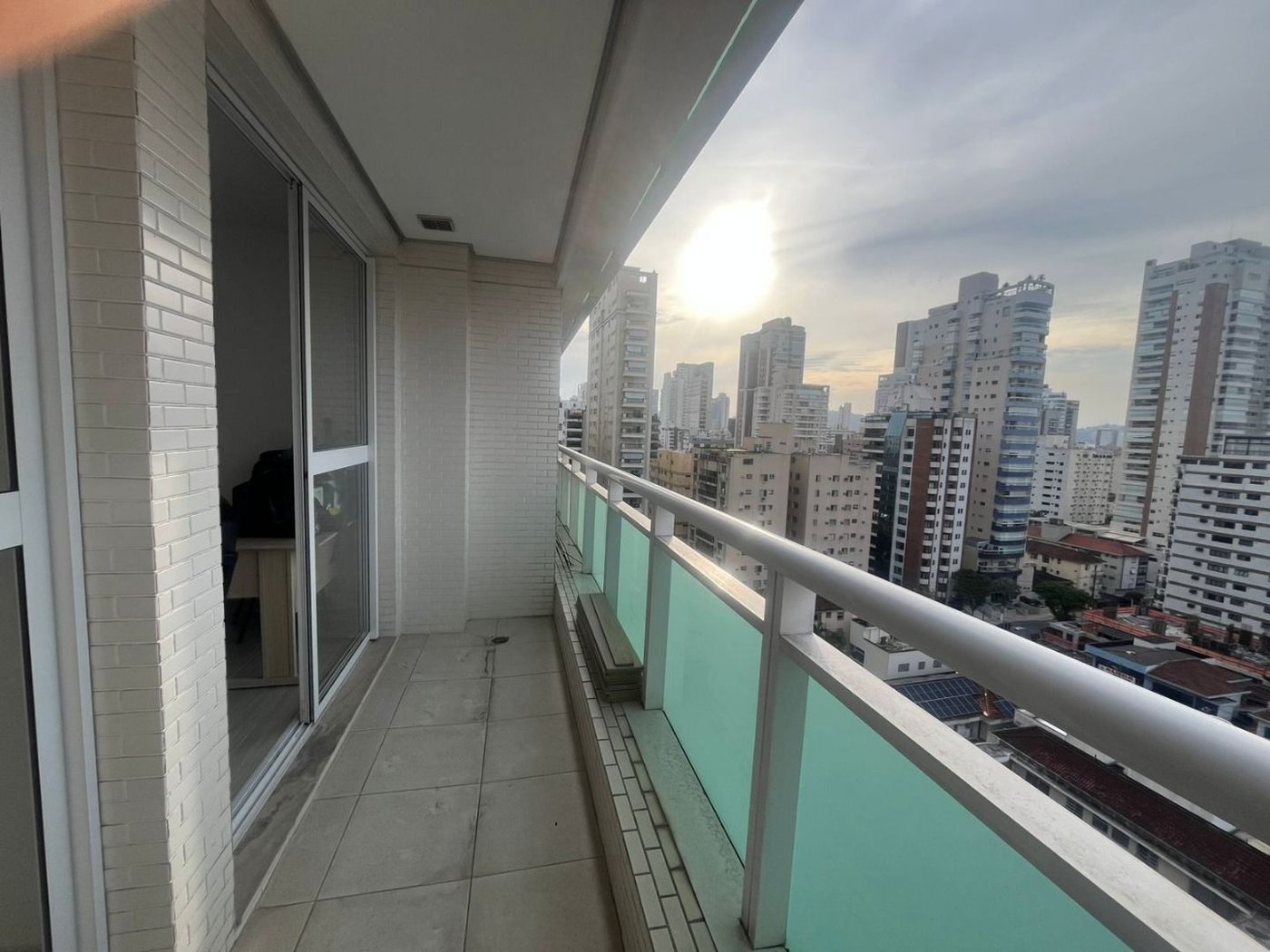 Sala Comercial para Locação Anual no Helbor Offices Santos | Moderna, Mobiliada e Pronta para Uso