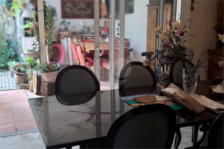 Casa de Vila à venda com 4 quartos, sendo 1 suíte, em Vila Olímpia, São Paulo, SP