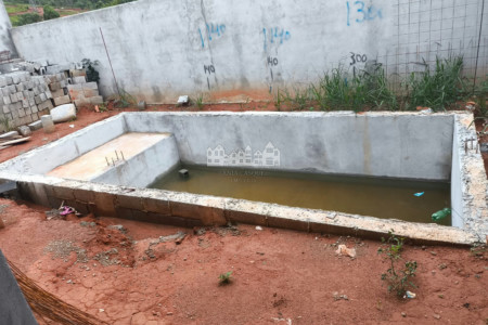 Casa à venda com 3 quartos, sendo 1 suíte,  em Loteamento Parque Residencial Serras de Atibaia II, Atibaia, SP