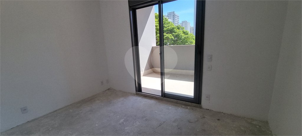 Apartamento à venda com 3 suítes em Moema, São Paulo, SP
