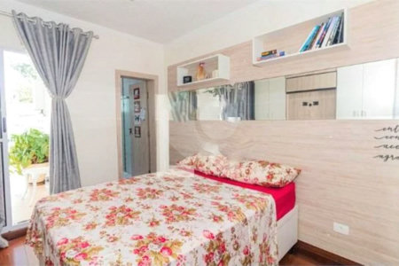Sobrado à venda com 4 quartos, sendo 3 suítes,  em Vila Mazzei, São Paulo, SP