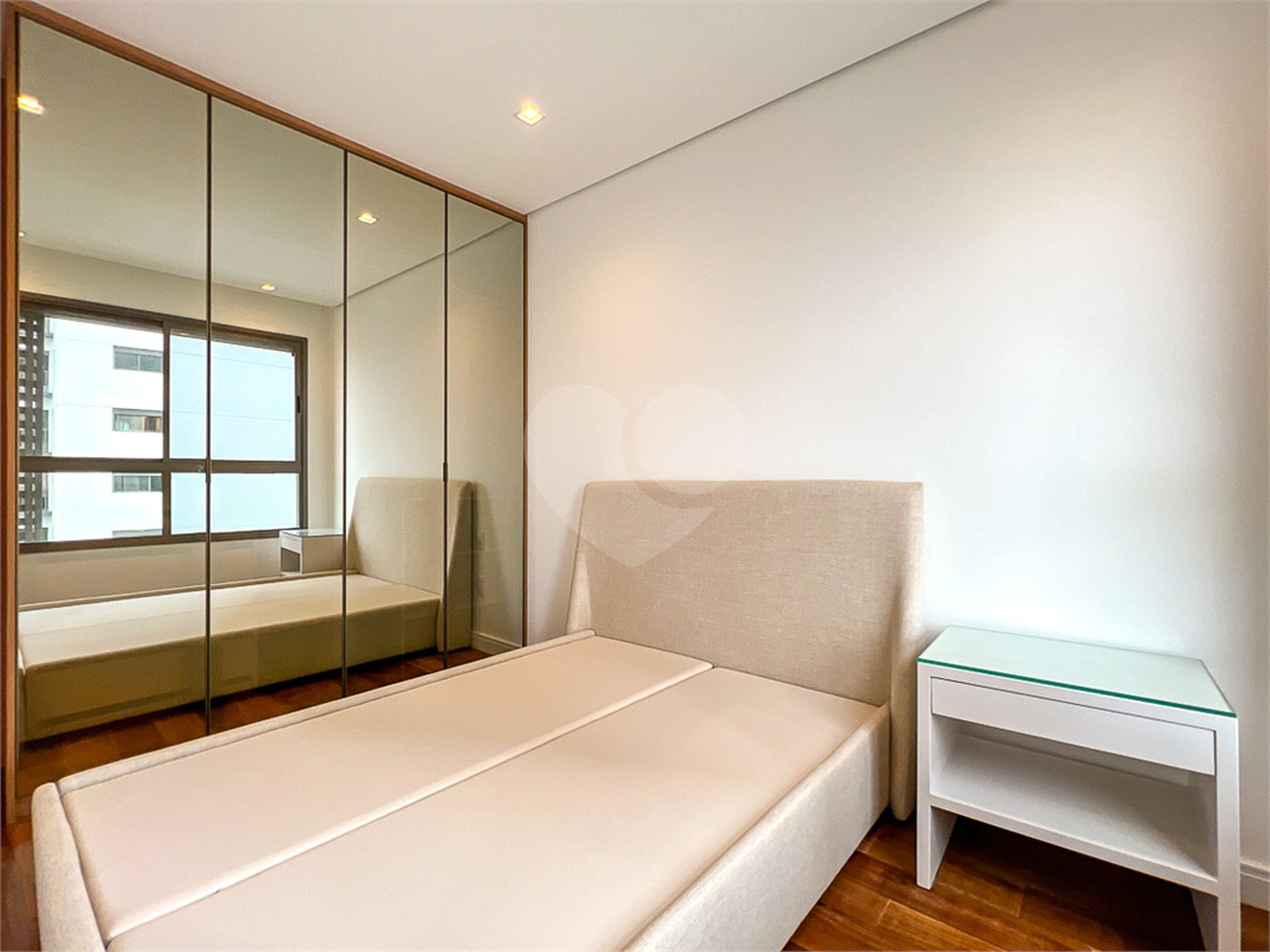 Apartamento à venda com 2 quartos, sendo 1 suíte, em Santo Amaro, São Paulo, SP