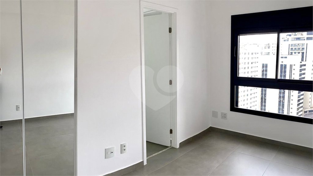 Apartamento para alugar com 3 quartos, sendo 2 suítes,  em Vila Olímpia, São Paulo, SP