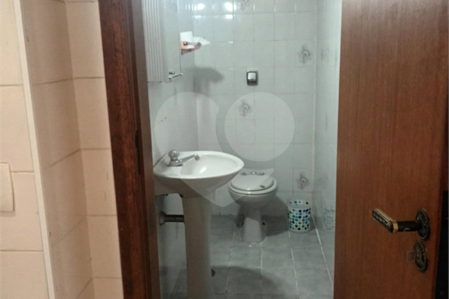 Sobrado à venda com 4 quartos, sendo 1 suíte, em Tremembé, São Paulo, SP