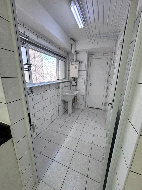Apartamento para alugar com 3 quartos, sendo 1 suíte, em Pinheiros, São Paulo, SP