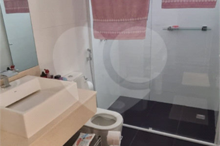 Casa à venda com 5 quartos, sendo 2 suítes, no condomínio Swiss Park, São Bernardo do Campo - SP