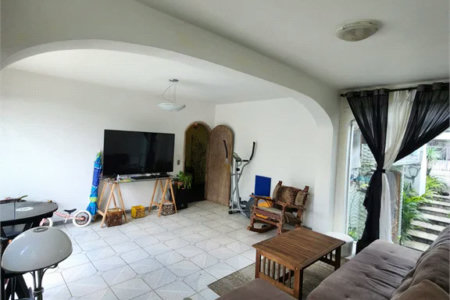 Sobrado à venda com 4 quartos, sendo 2 suítes, em Jardim Leonor, São Paulo, SP