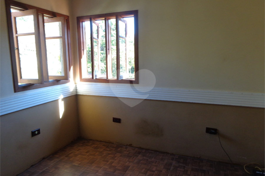 Sobrado à venda com 5 quartos, sendo 1 suíte, em Serra da Cantareira, Mairiporã, SP