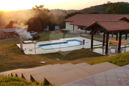 Chácara à venda com 4 quartos, sendo 2 suítes,  em Batatuba, Piracaia, SP