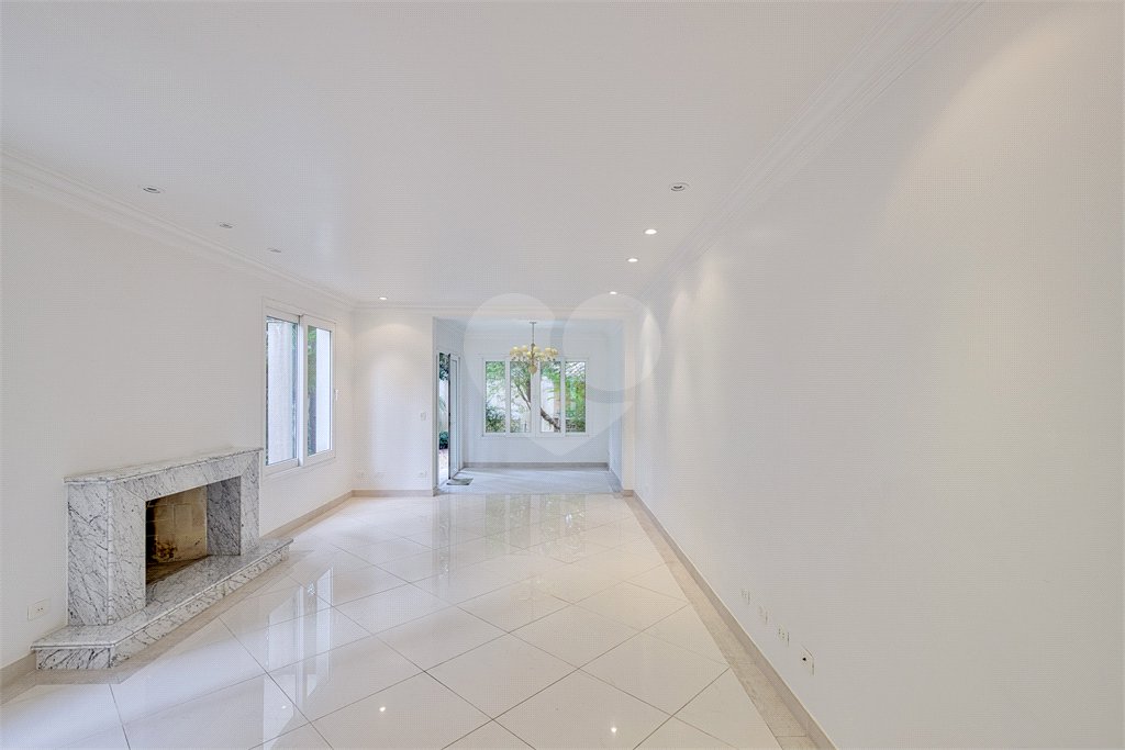 Casa à venda com 4 suítes no condomínio Solar Andaluz, São Paulo - SP