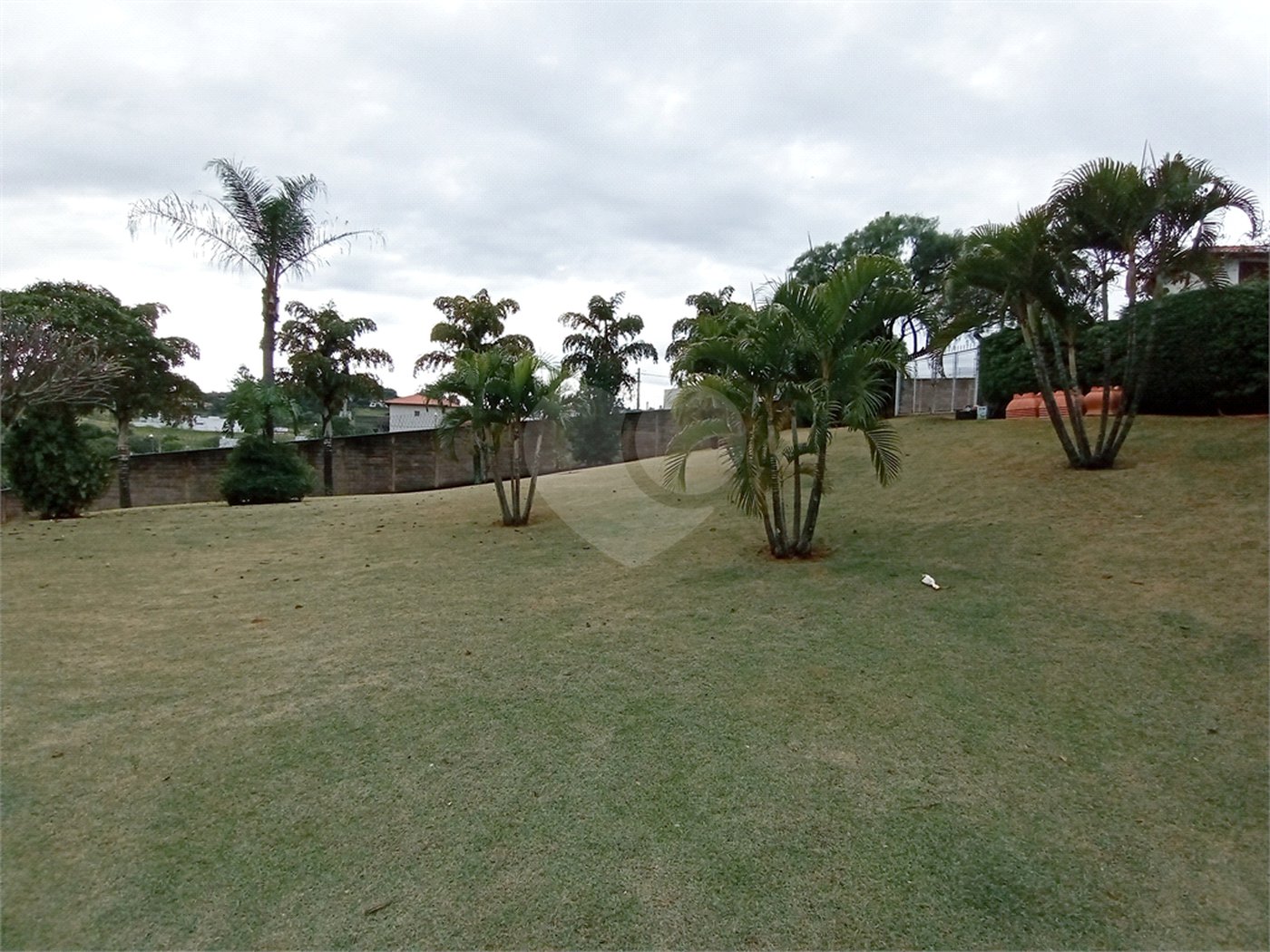 Casa à venda com 4 suítes no condomínio Estância Marambaia, Vinhedo - SP