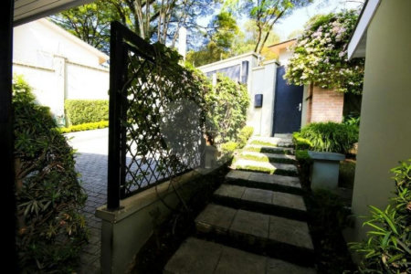 Casa à venda com 3 quartos, sendo 2 suítes,  em Vila Tramontano, São Paulo, SP