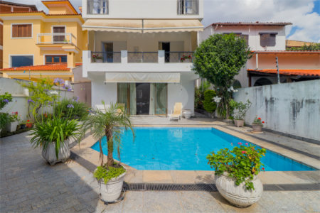 Casa à venda com 4 quartos, sendo 3 suítes, em Vila Sônia, São Paulo, SP