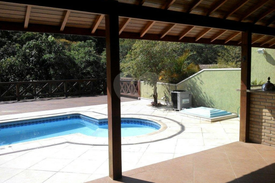 Casa à venda com 4 quartos, sendo 2 suítes,  em Horto, São Paulo, SP