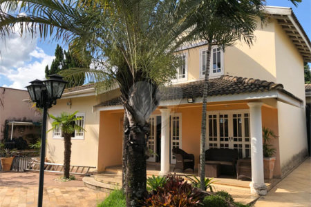Casa à venda com 4 quartos, sendo 2 suítes, no condomínio Zuleika Jabour, Salto - SP