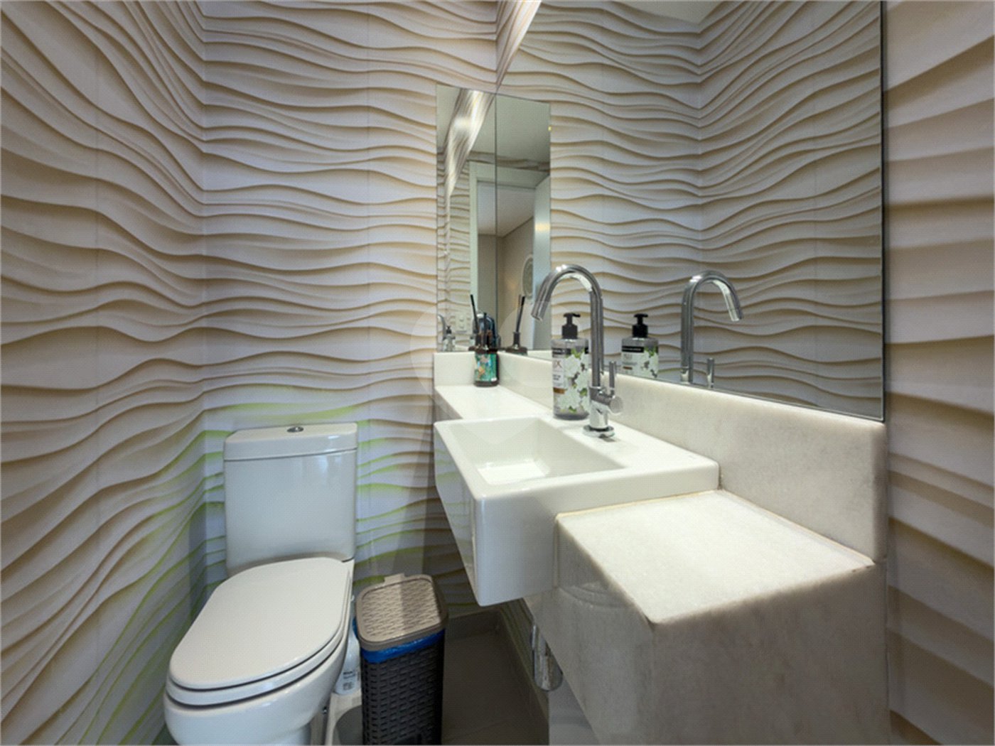 Apartamento à venda com 4 quartos, sendo 2 suítes, em Pinheiros, São Paulo, SP