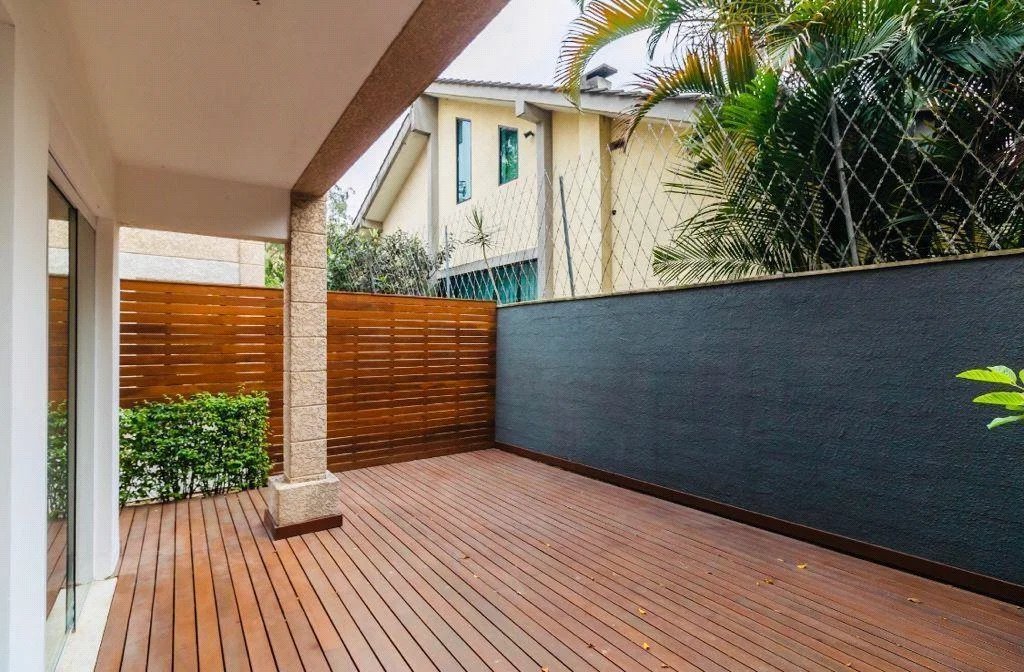 Casa à venda com 3 quartos, sendo 1 suíte,  no condomínio Reserva do Visconde, São Paulo - SP