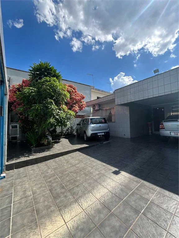 Casa à venda com 3 quartos, sendo 1 suíte,  em Jardim Casablanca, São Paulo, SP