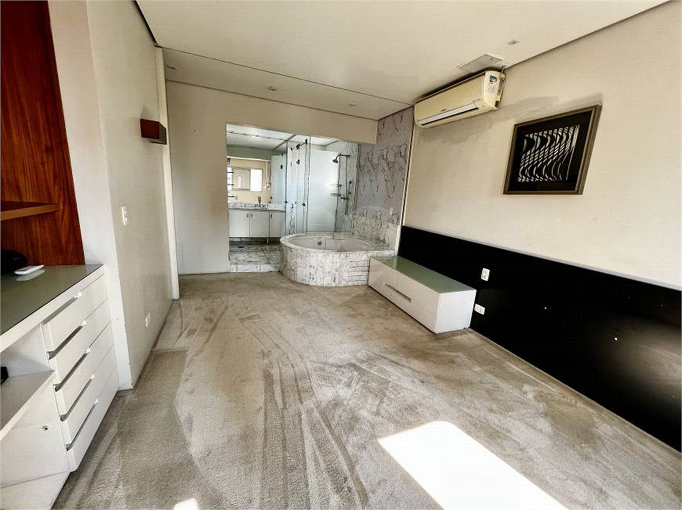 Apartamento à venda com 4 quartos, sendo 3 suítes,  em Campo Belo, São Paulo, SP