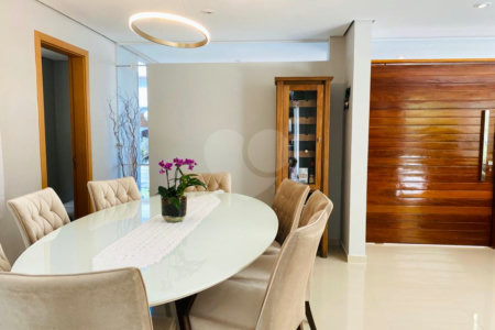 Casa à venda com 4 quartos, sendo 2 suítes, no condomínio Residencial Vila Lagos, São Paulo - SP
