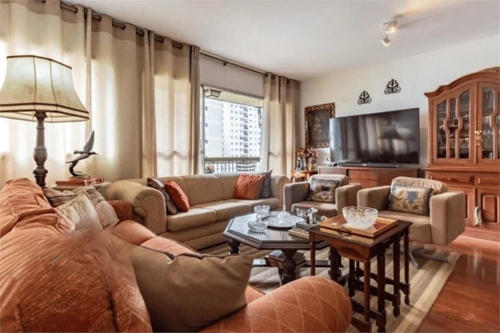 Apartamento à venda com 3 quartos, sendo 1 suíte, em Vila Andrade, São Paulo, SP