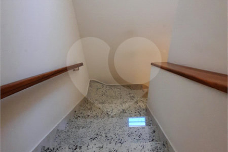 Sobrado à venda com 3 quartos, sendo 1 suíte, em Jardim Marajoara, São Paulo, SP